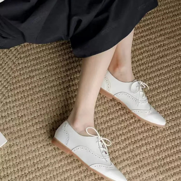 White Wingtip Lace-Up Flat Oxfords Vdcoo