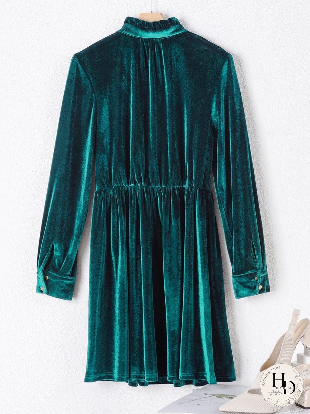 Elegant Green Velvet Ruffled Button-Up Mini Dress