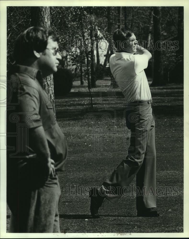 Press Photo Poster painting Professional Golfer Bill Holstead of Wichita Falls, Texas.