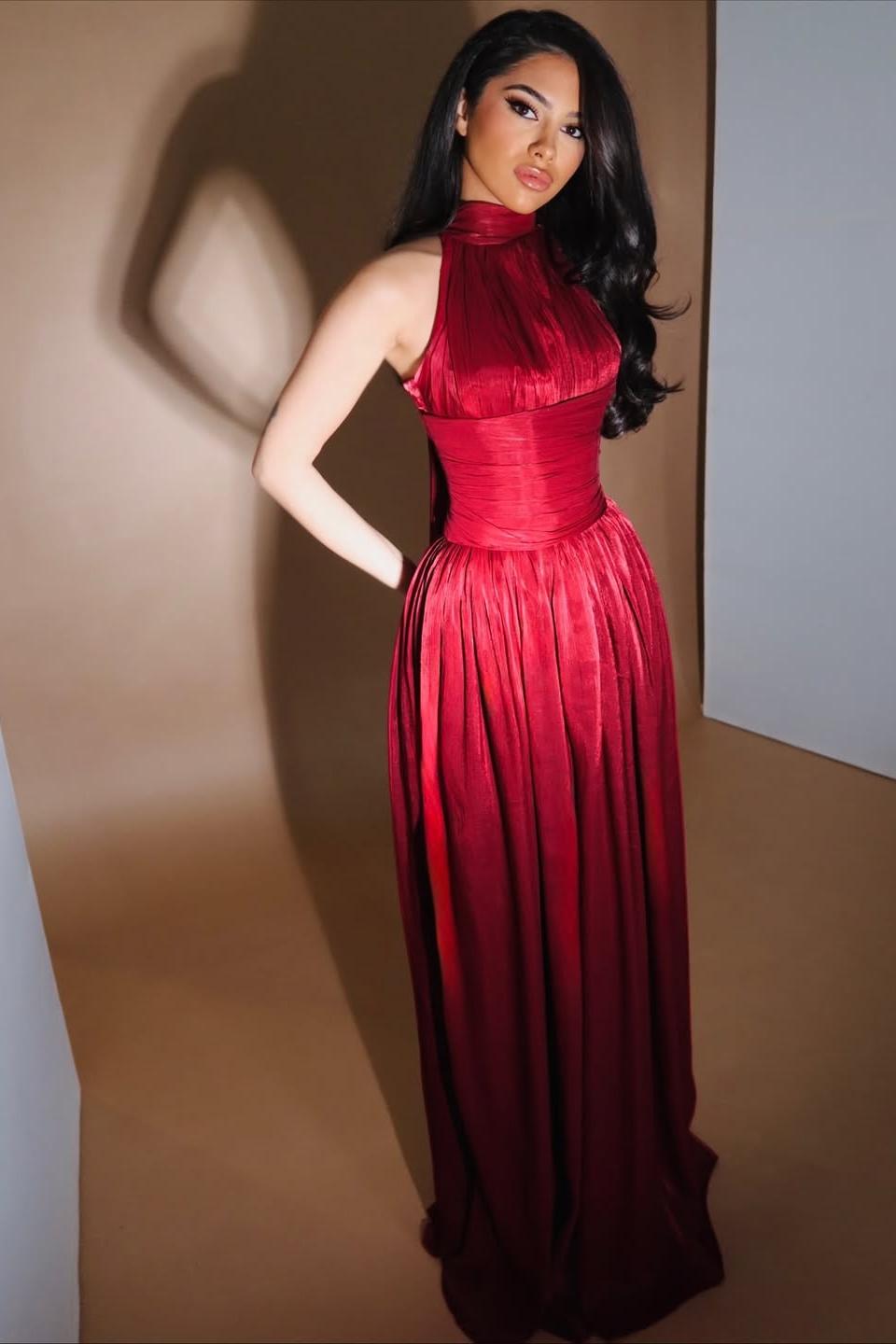 Lussooy Charming Satin Red Halter Sleeveless Sweep Prom Dress with Pleated 