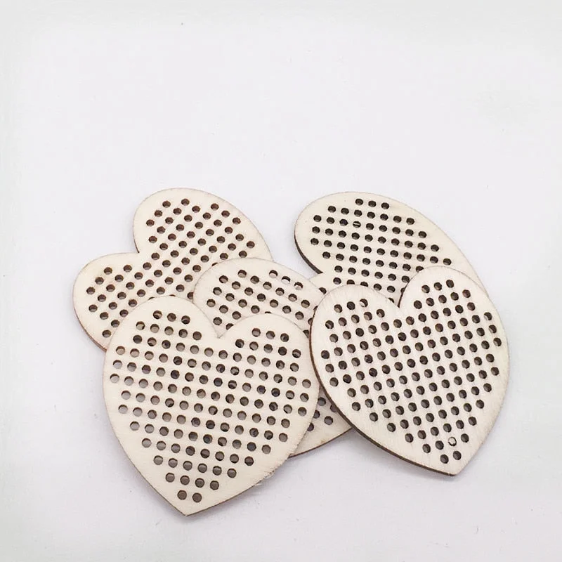 30 Pcs Heart Circle Shapes Cross Stitch Hole Carving Wooden Scrapbooking Craft for Embellishments Handmade Diy Handicraft Decor