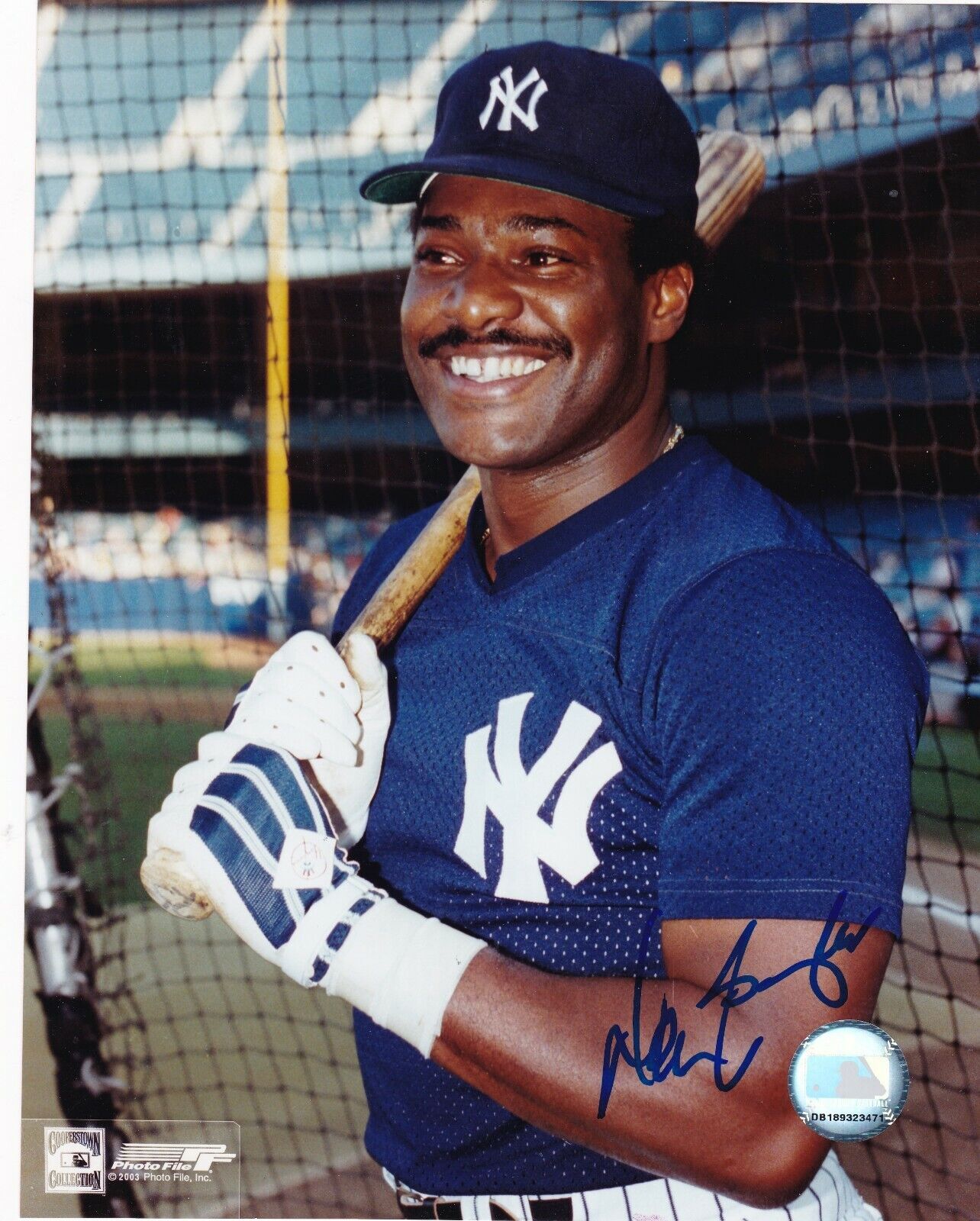 DON BAYLOR NEW YORK YANKEES ACTION SIGNED 8x10