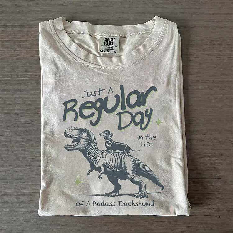 Dachshund Retro Style Graphic T-shirt