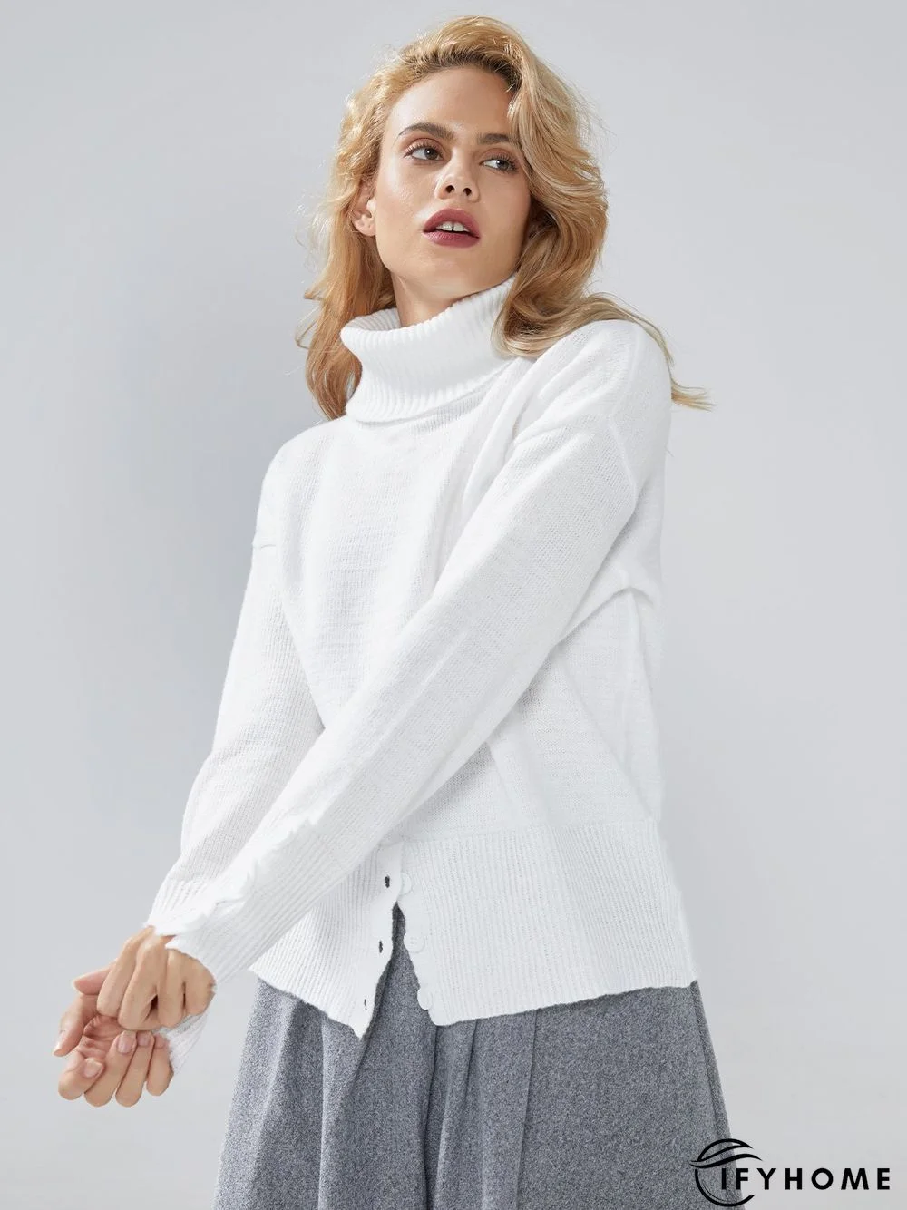 White Daily Long sleeve Turtleneck Regular Fit  Sweater | IFYHOME