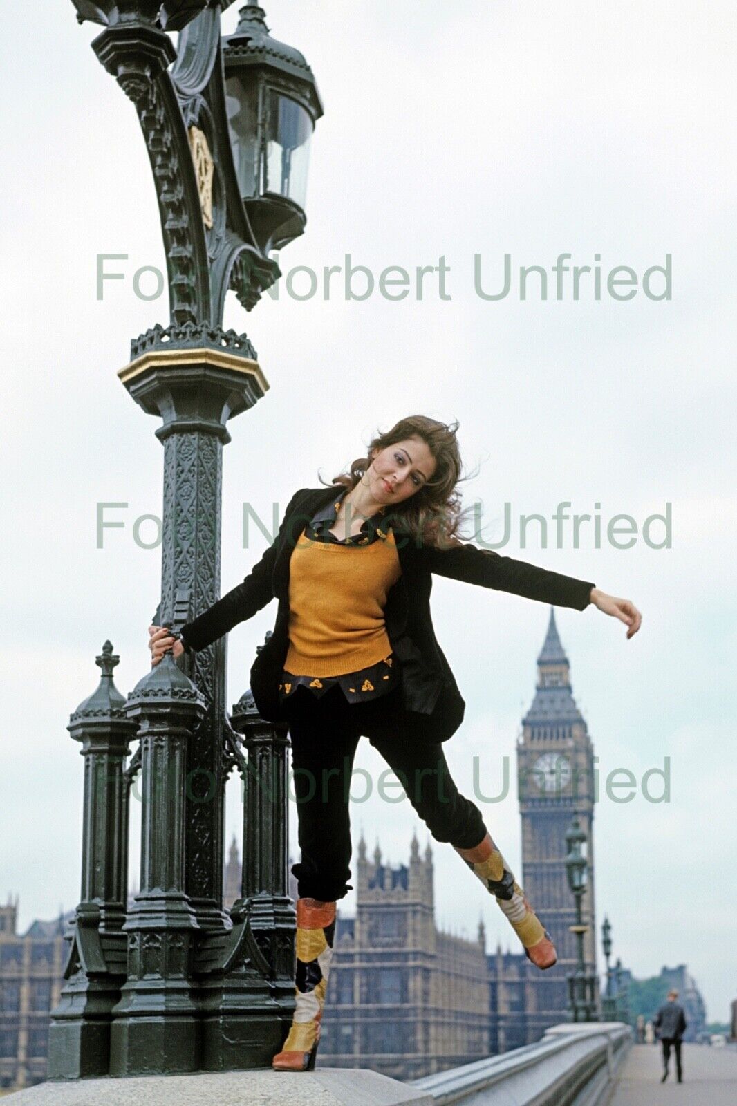 Vicky Leandros in London England Foto 20 x 30 cm ohne Autogramm (Nr 2-68