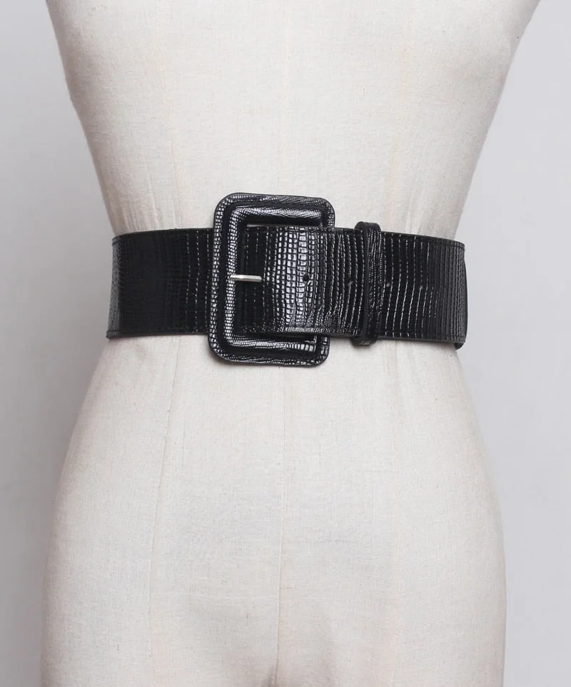[EAM]  Pu Leather Big Square Buckle Hole Wide Belt Personality Women New Fashion Tide All-match Spring Autumn 2021 1A252