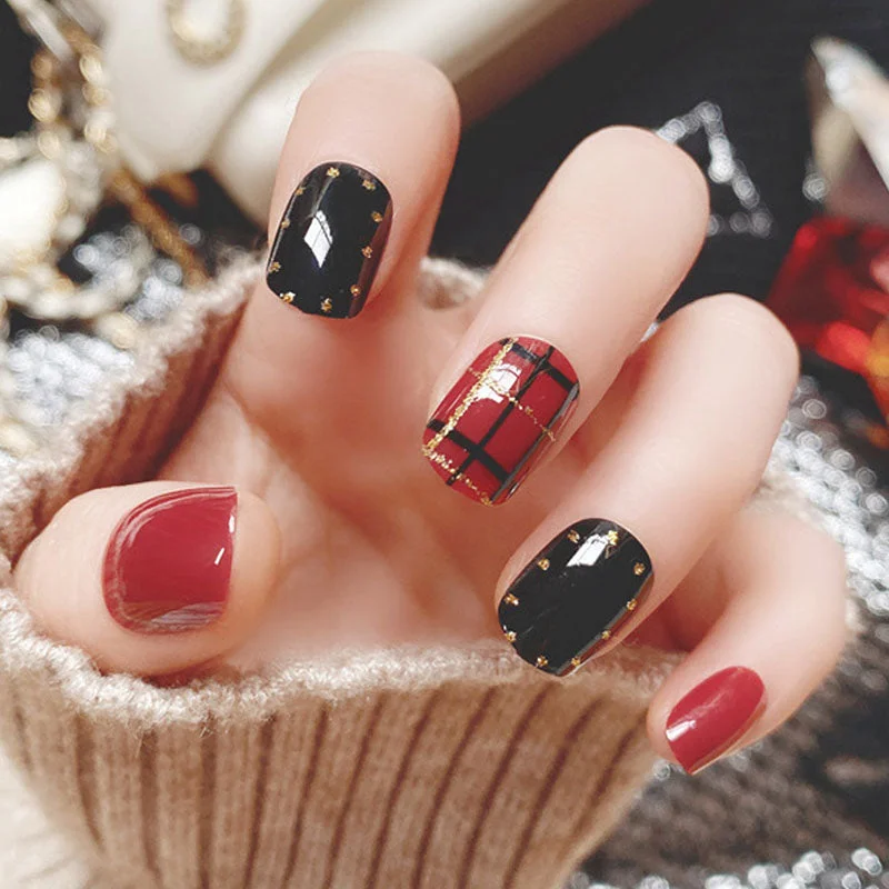 24pcs/box New High Quality Fresh Red and Black Stripe fake nails with designs and glue Wearable Short Full Cover acryl nail tips-Nail Inspo