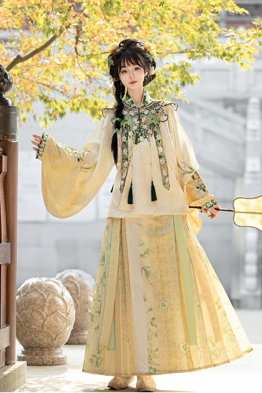 Tang Dynasty Green Hanfu Dress with Heavy Embroidery Pipa Sleeves and Ma Mianqun - qingtaoqian 青桃祈安 Stupa Stones