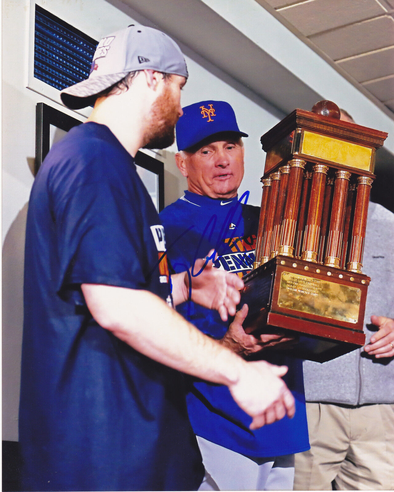 TERRY COLLINS NEW YORK METS ACTION SIGNED 8x10