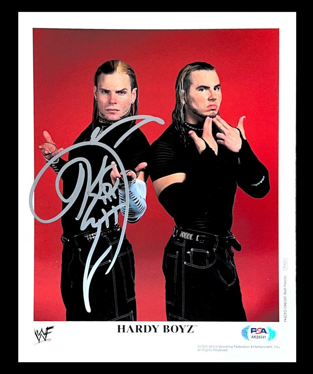 WWE JEFF HARDY P-625 HARDYS HAND SIGNED 8X10 PROMO Photo Poster painting WITH PROOF AND PSA COA