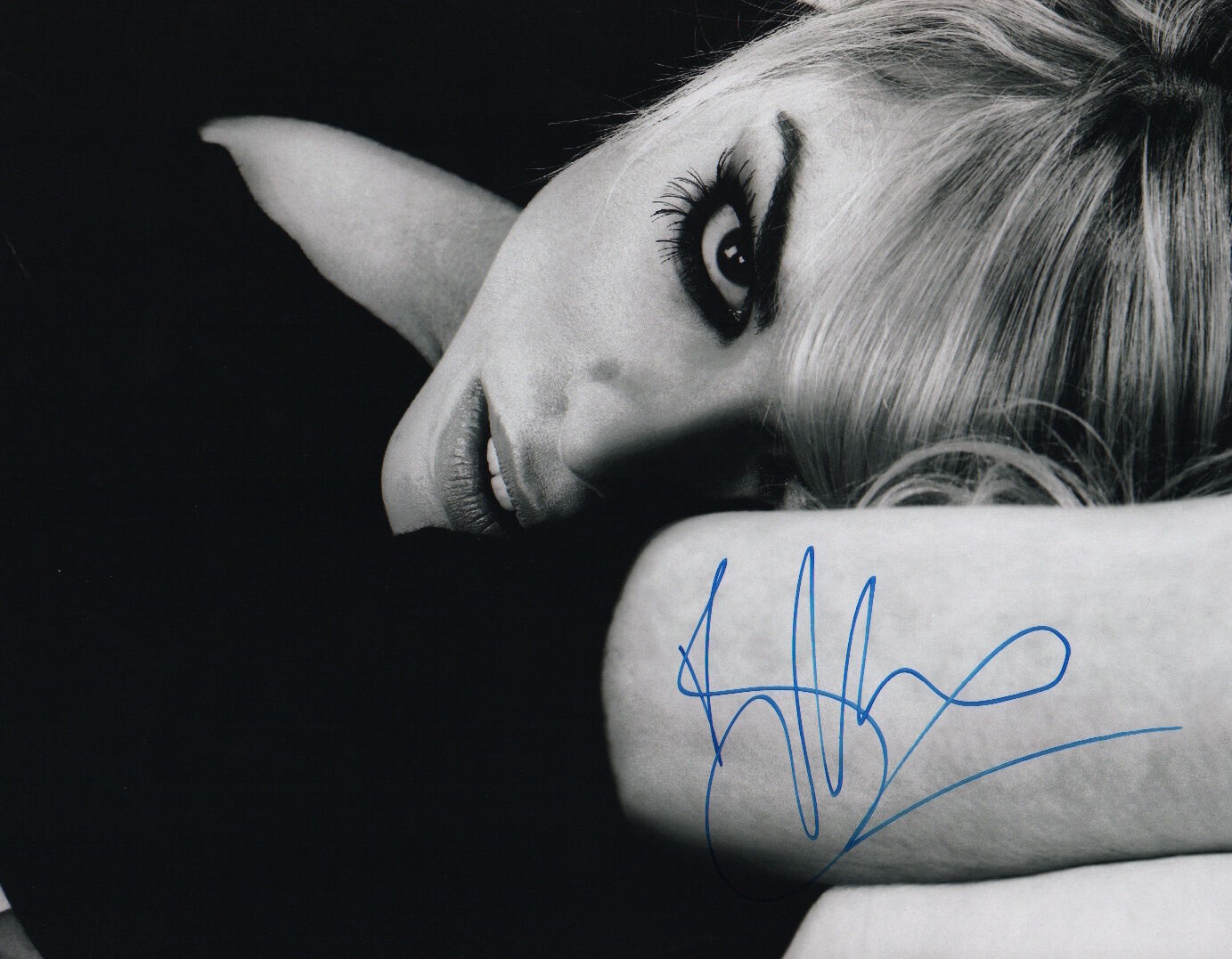 Billie Piper signed 11x14 Photo Poster painting