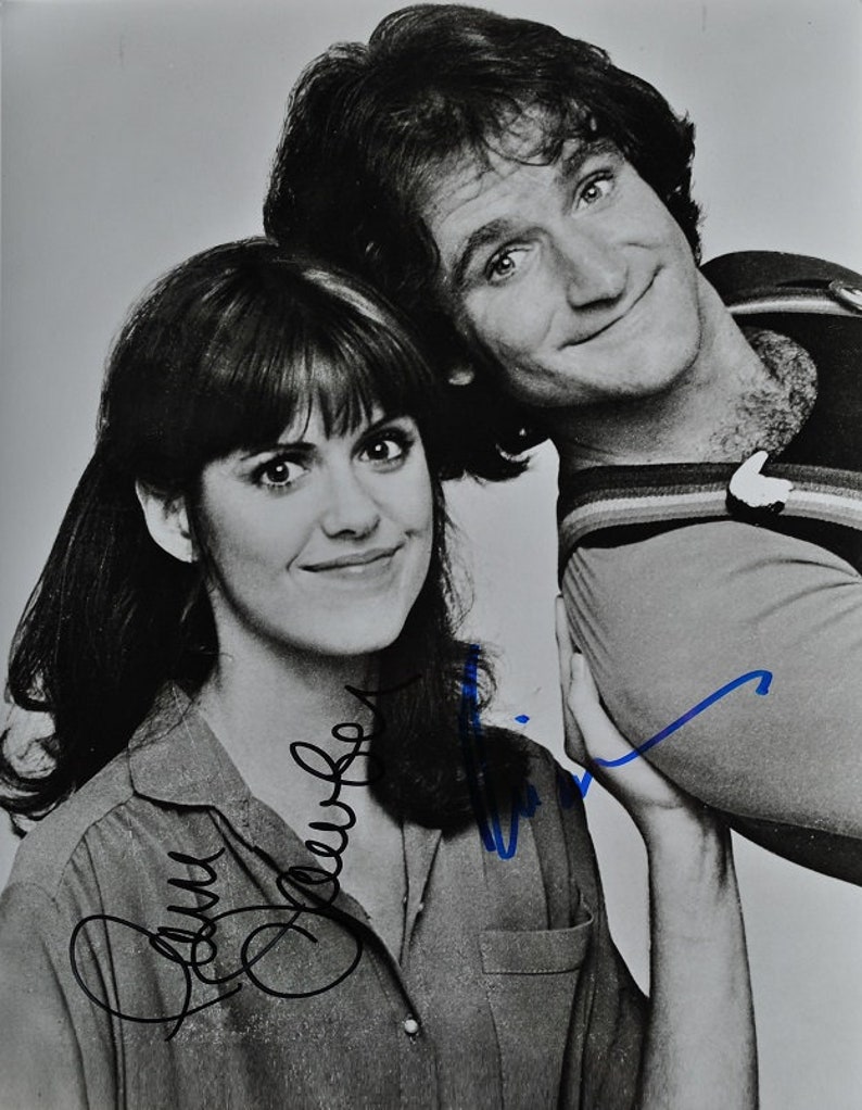 MORK AND MINDY Cast Signed Photo Poster painting X2 Robin Williams, Pam Dawber wcoa