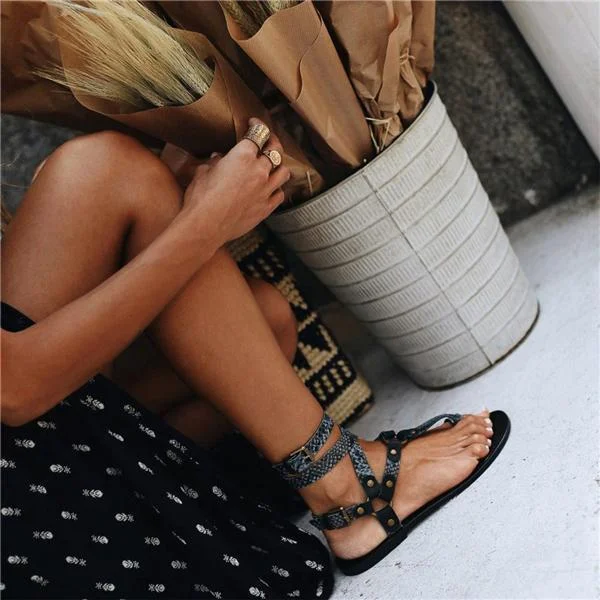 Women's Buckle Toe Flat Sandals