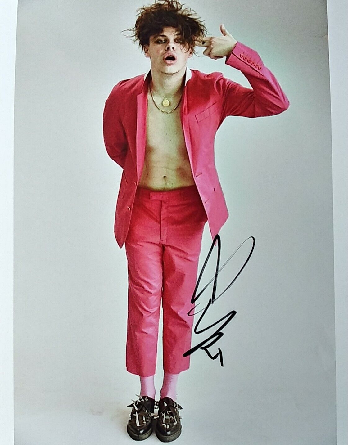 Yungblud signed 8 x 10