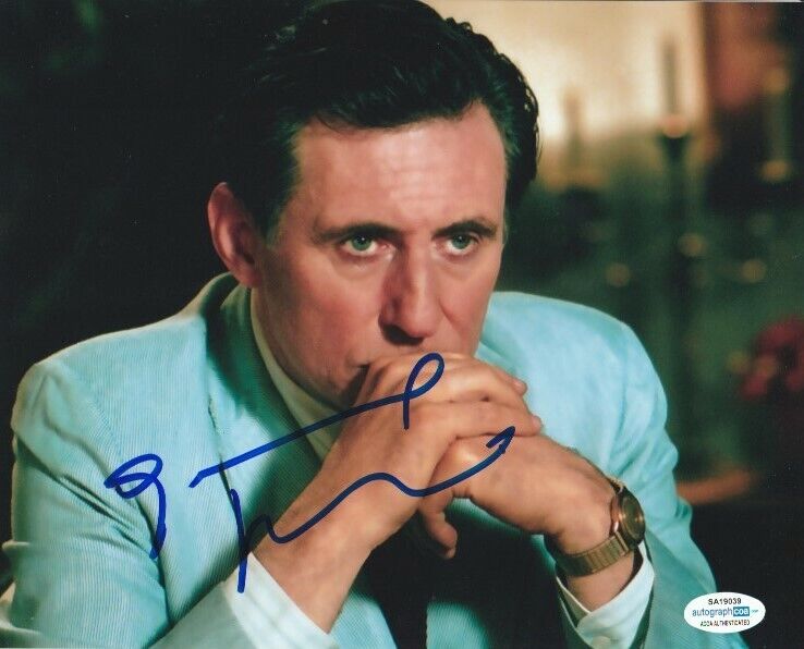 IRISH ACTOR GABRIEL BYRNE SIGNED 8x10 Photo Poster painting! USUAL SUSPECTS ACOA COA EXACT PROOF