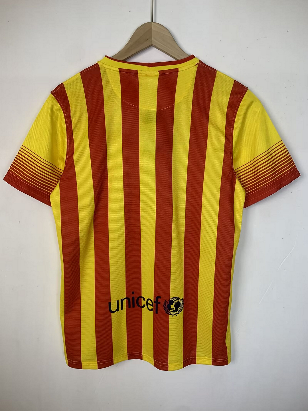 Retro Barcelona 2013/2014 Away Football Shirt Thai Quality