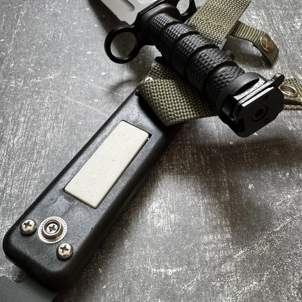 Multifunctional Outdoor Adventure Tactical Knife