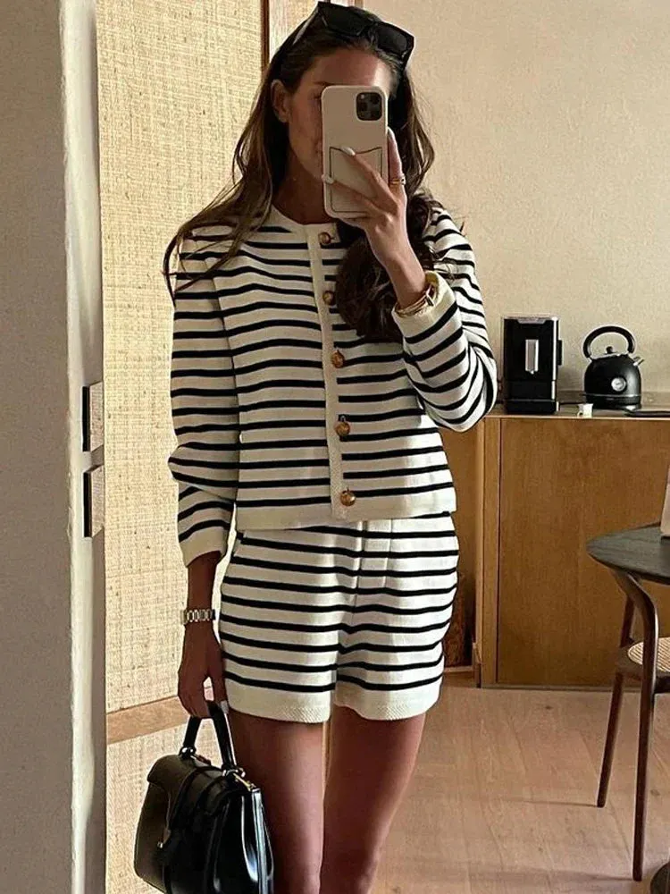 Women's Bella Ribbed Knit Co-Ord Set &ndash; Top and Flowy Shorts &ndash; view 2