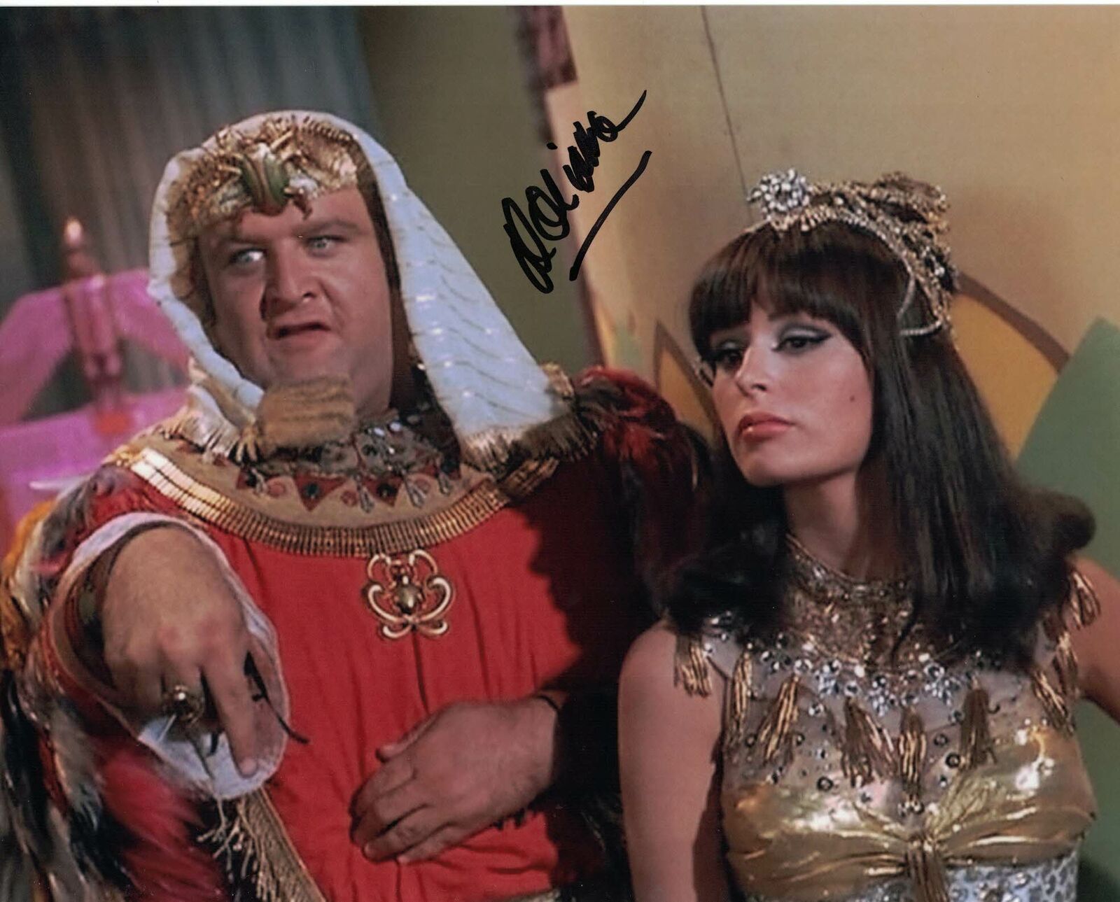 MARIANNA HILL -as Cleo Patrick in Batman hand signed 10 x 8 Photo Poster painting