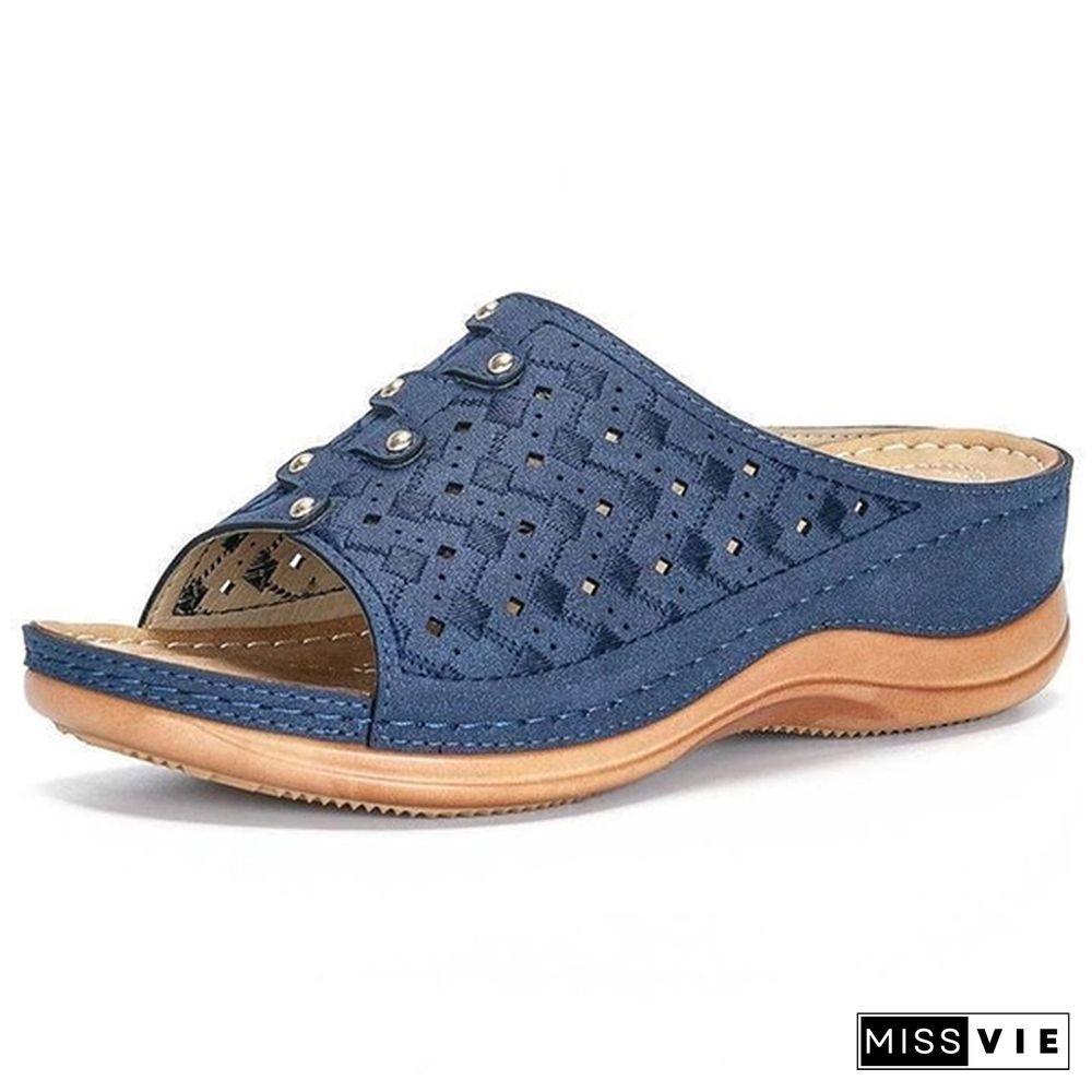 Large Size Casual Sandals Female New Solid Color Thick Bottom Carved Ladies Slippers