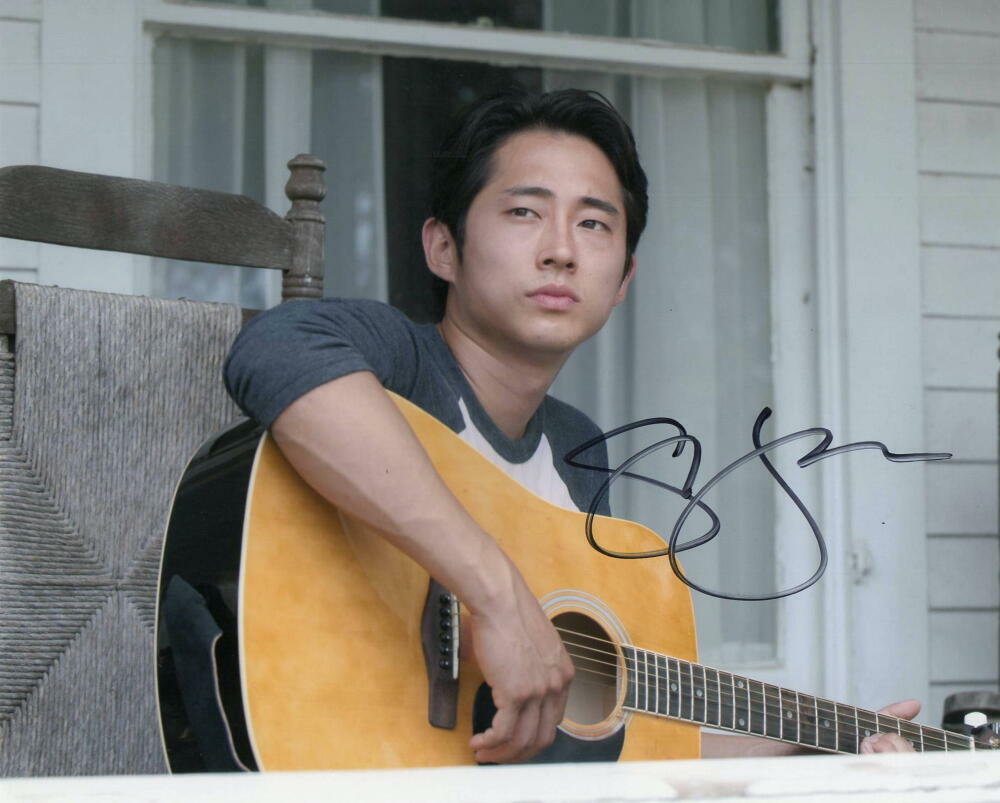 STEVEN YEUN SIGNED AUTOGRAPH 8x10 Photo Poster painting - GLENN THE WALKING DEAD, FINAL SPACE