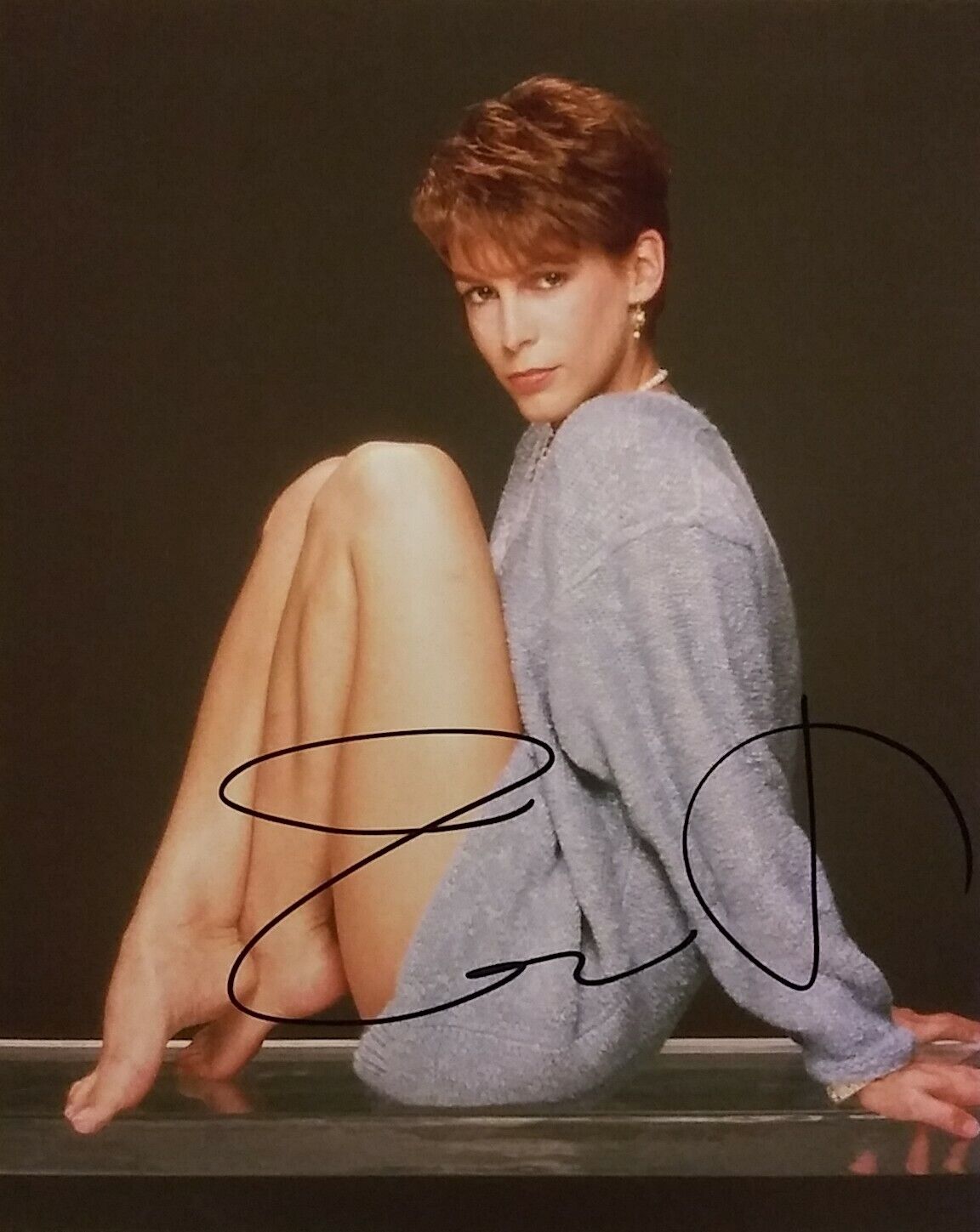 Jamie Lee Curtis Signed 8 x 10