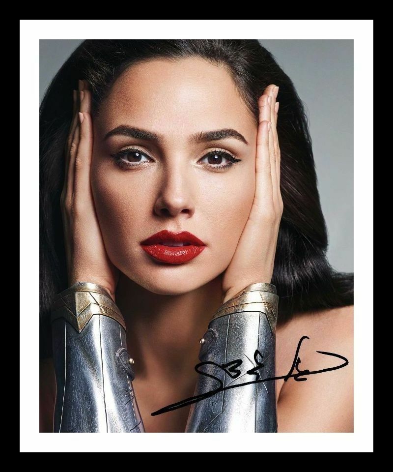 Gal Gadot Autograph Signed & Framed Photo Poster painting 1