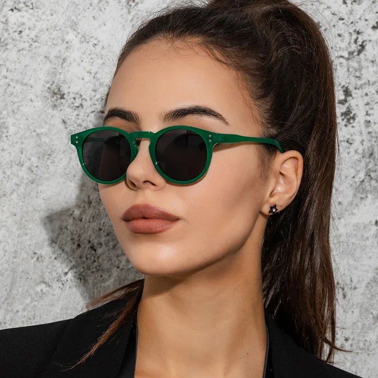 Retro Trend Small Frame Sunglasses at Hiphopee