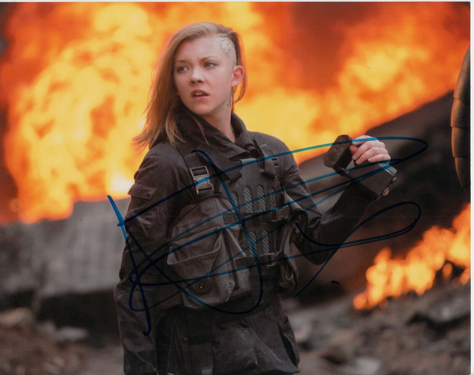 NATALIE DORMER SIGNED SEXY HUNGER GAMES Photo Poster painting UACC REG 242 FILM AUTOGRAPHS