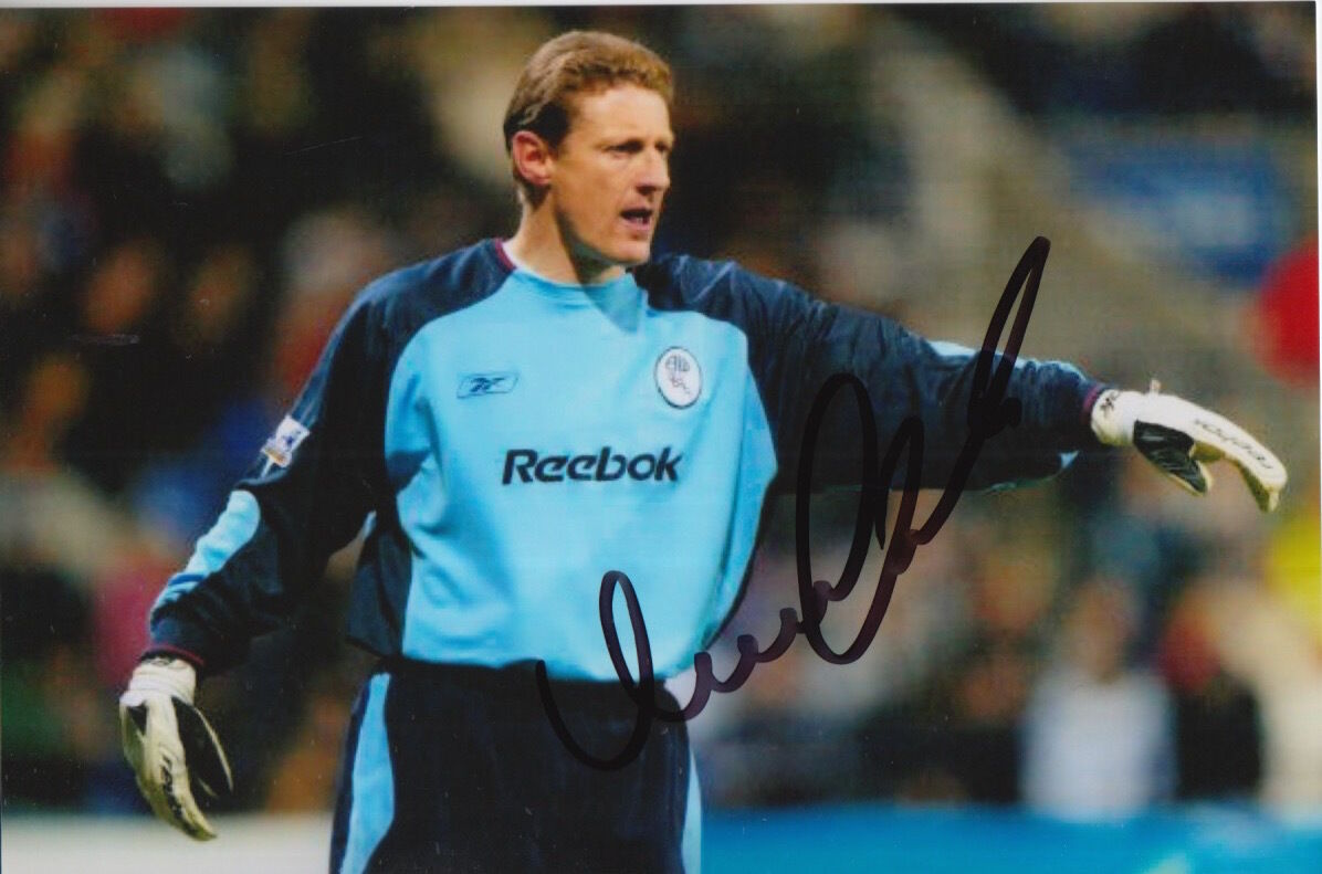 BOLTON HAND SIGNED KEVIN POOLE 6X4 Photo Poster painting.