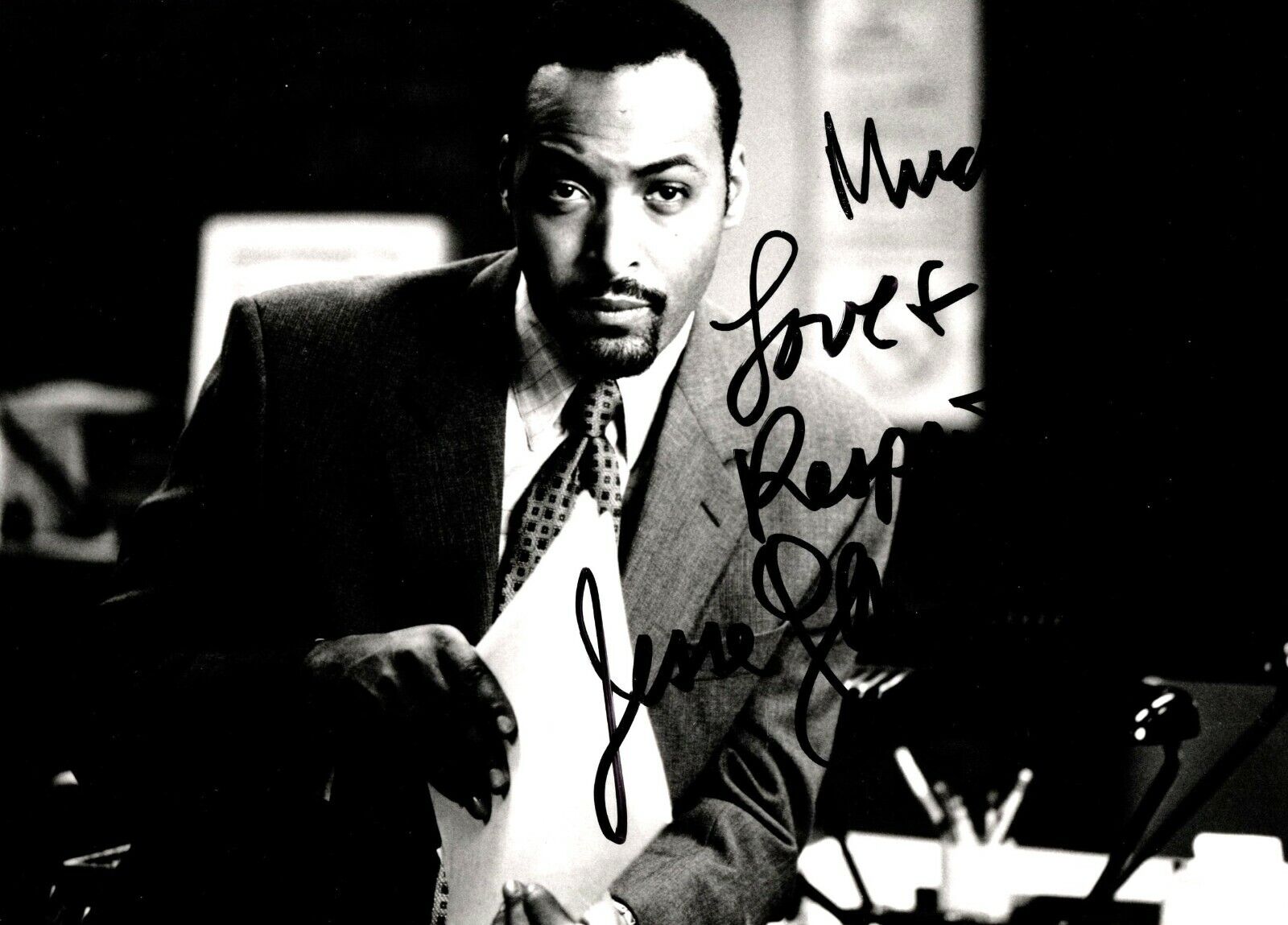 AUTOGRAPHED 8X10 SIGNED BY JESSE L. MARTIN AS DET ED GREEN ON LAW & ORDER