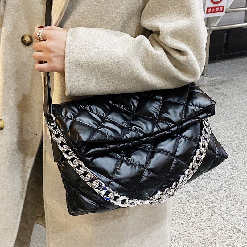 Quilted PU Leather Crossbody Bags for Women Fold Designer Ladies Padded Shoulder Bag Handbag Chain Hand Bag silver ladies Clutch