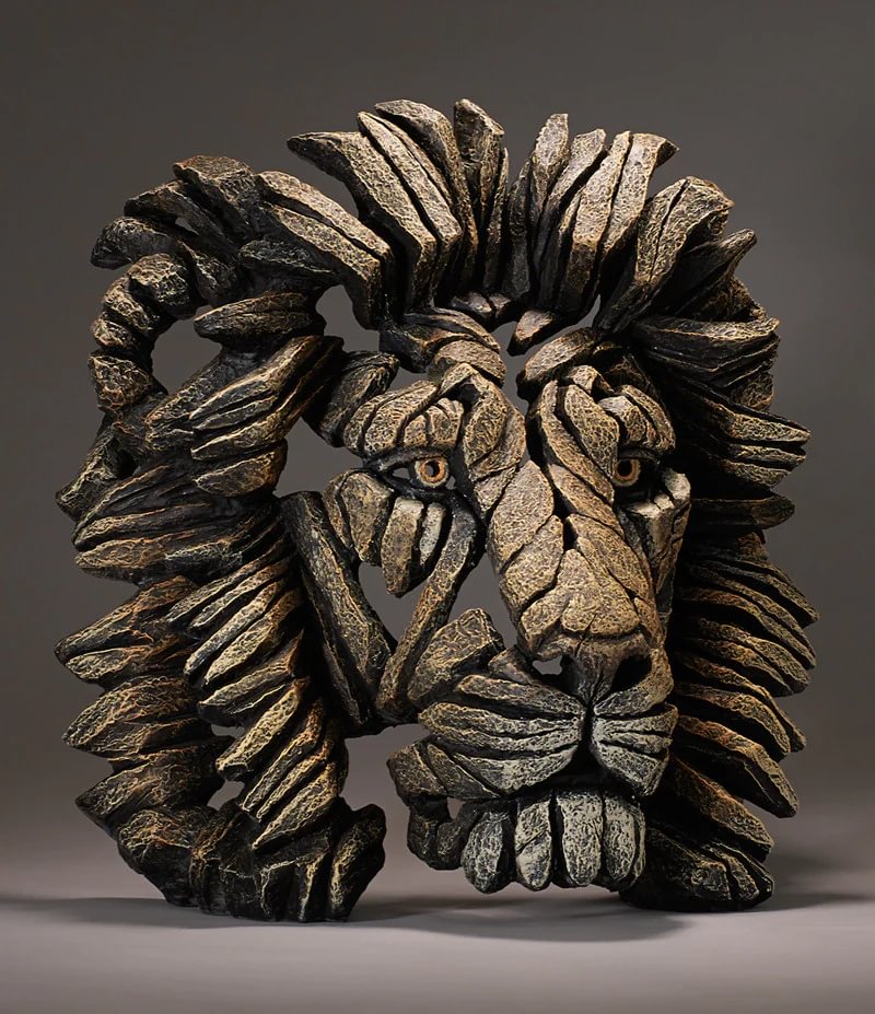 Line animal sculpture-Lion Bust - Savannah