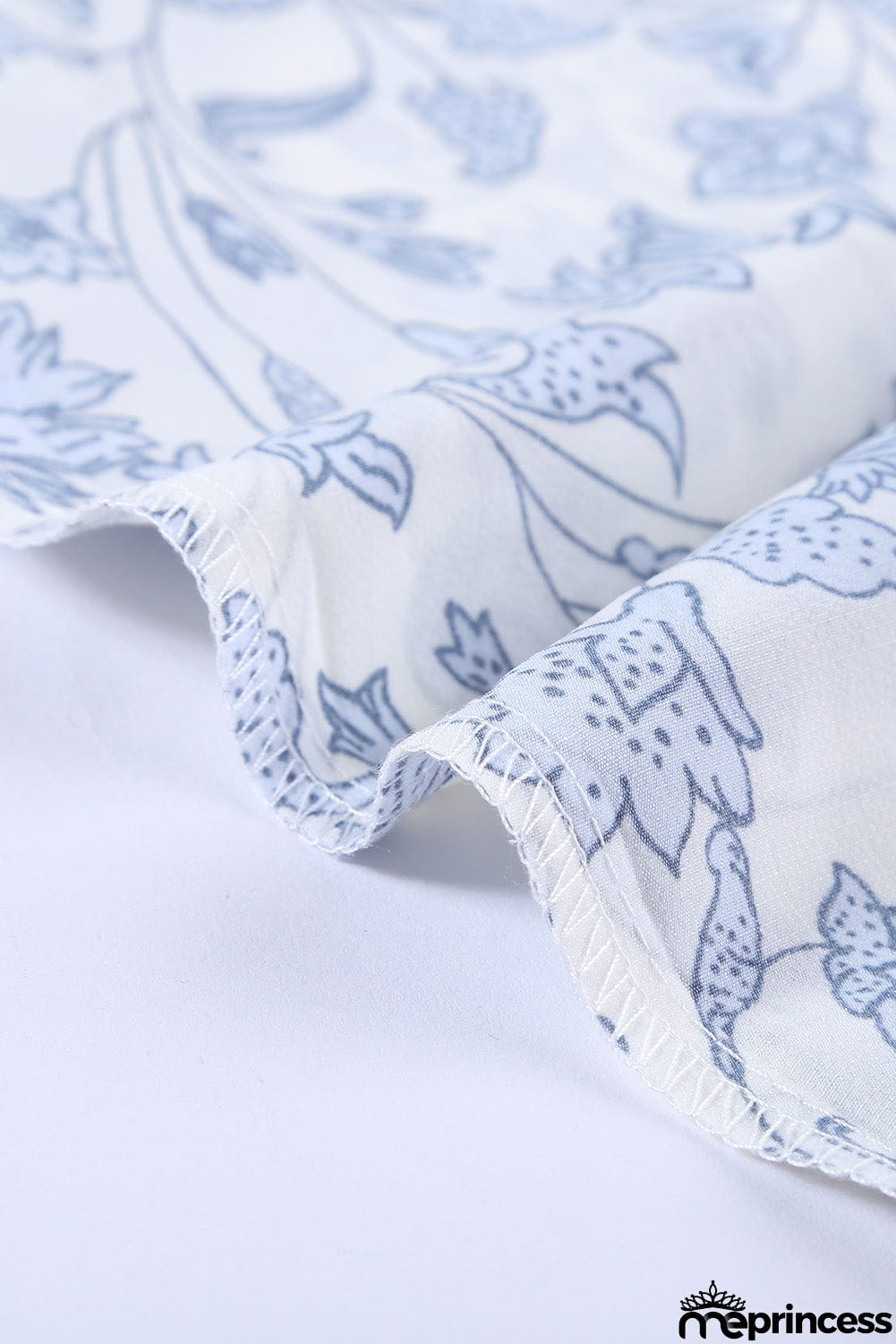 V-neck Short Sleeve Fashion Print Fantasy Fluttering Blouse