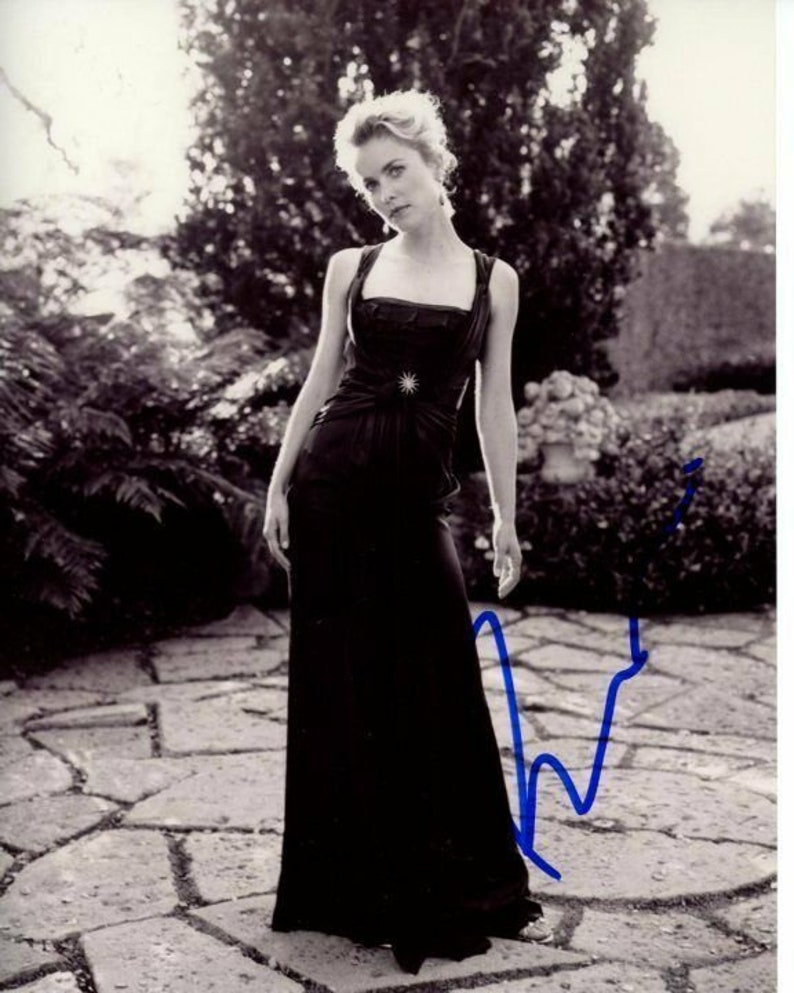 Radha mitchell signed autographed Photo Poster painting