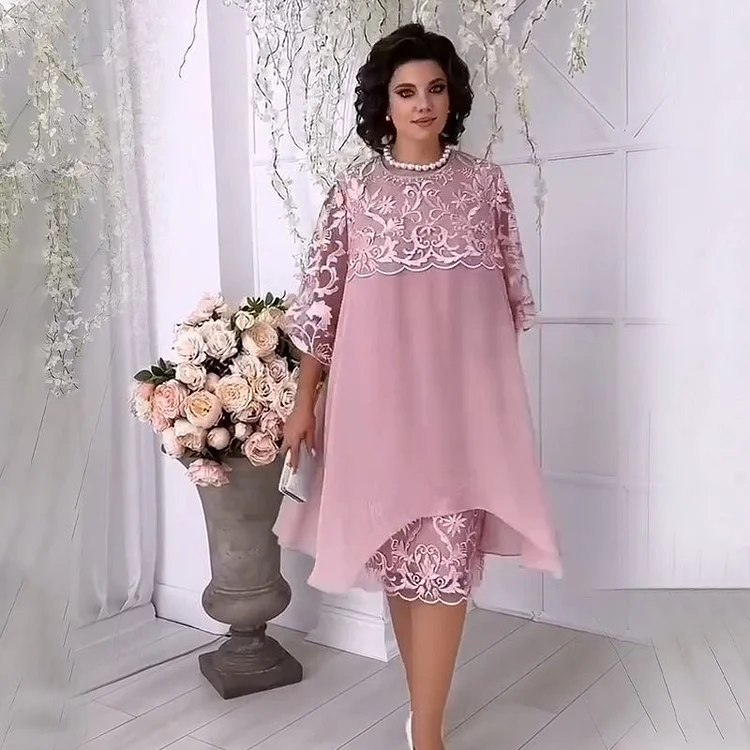 Transparentes Spitzenkleid in Layering-Optik 