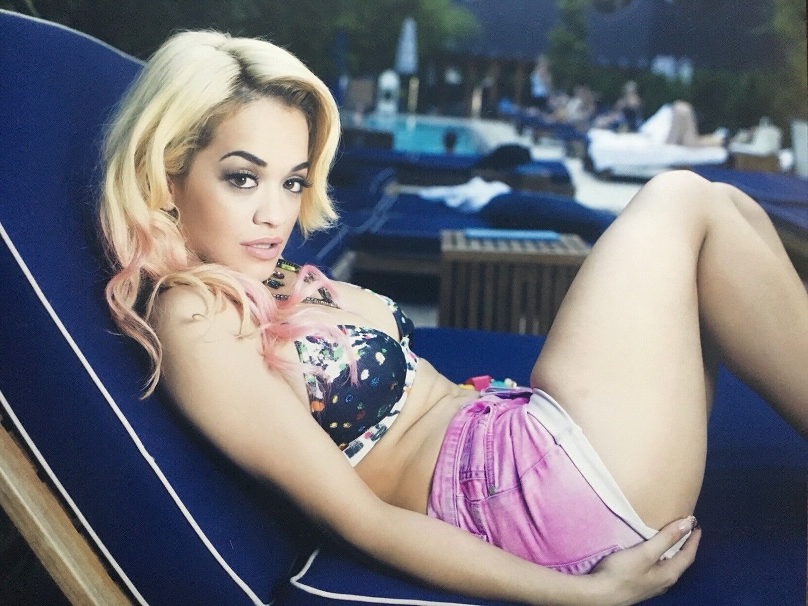 Rita Ora Photo Poster painting Print 11x14 Sexy Thighs . RITA ORA Photo Poster paintingGRAPH