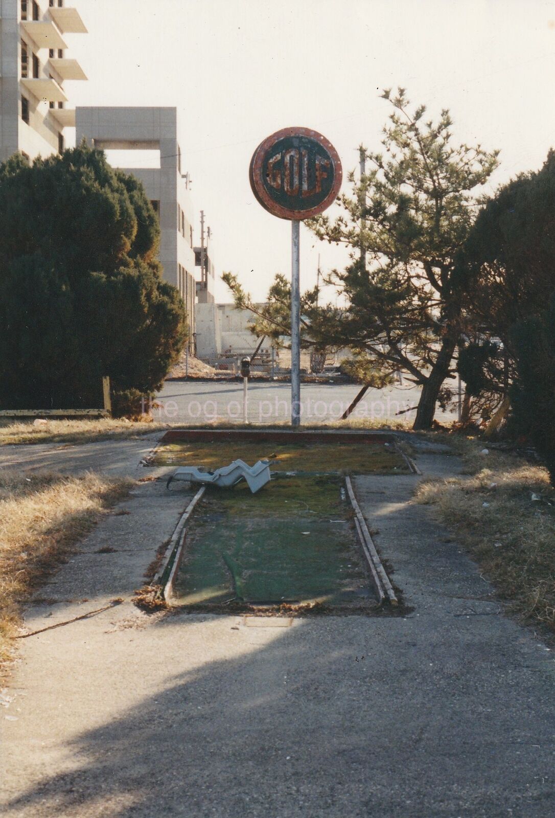 MINIATURE GOLF RUINS Asbury Park New Jersey FOUND Photo Poster painting Snapshot 1990's 810 33