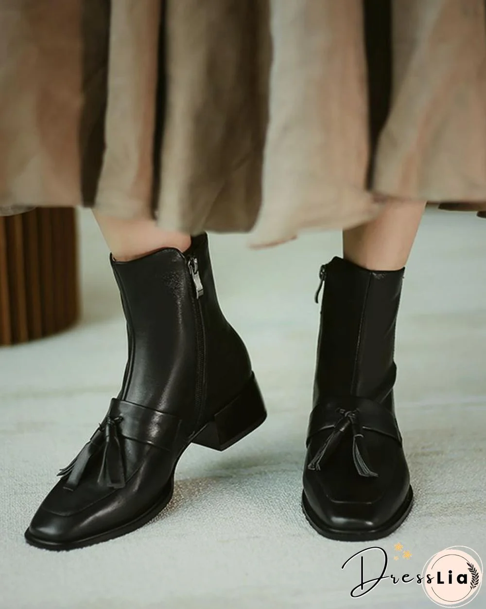 Solid Square-toe Tassel Low Heel Boots