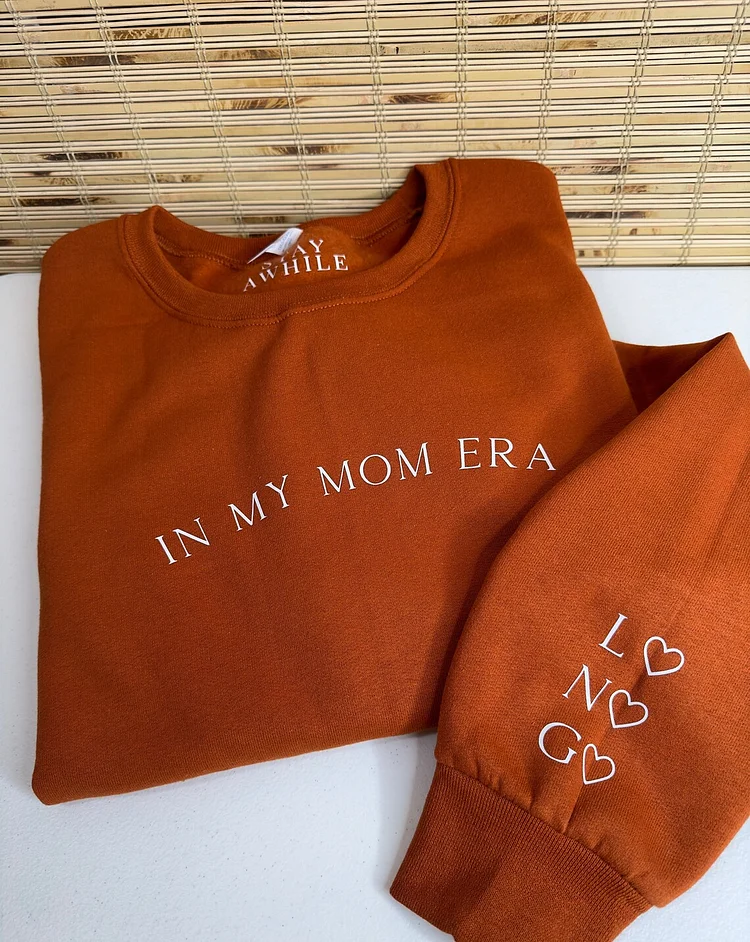 In My Mom Era Crewneck Sweatshirt, Personalized sleeves, Personalized crewneck, Kids names, Mother's Day Gift, Gift for her, Minimal apparel