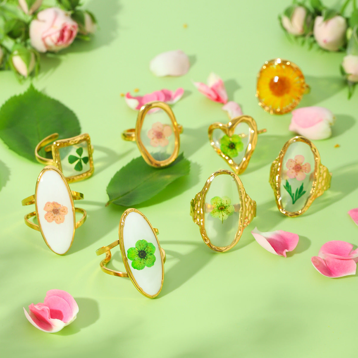 18K Gold Stainless Steel Ring Four-Leaf Clover Immortal Flower Titanium Steel Ring Small Daisy Flower Ring Female