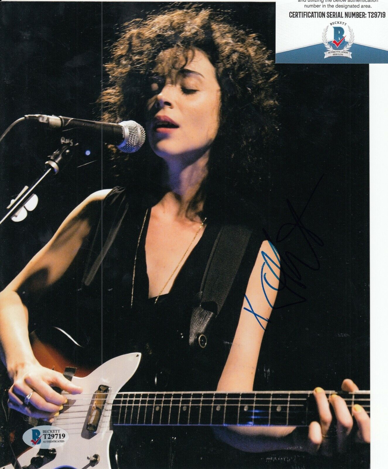 ST VINCENT signed (UNEVENTFUL DAYS) Annie Clark SINGER 8X10 Photo Poster painting BECKETT T29719