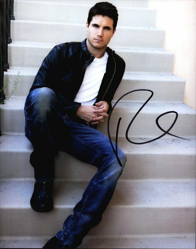 Robbie Amell authentic signed celebrity 8x10 Photo Poster painting W/Cert Autographed D1