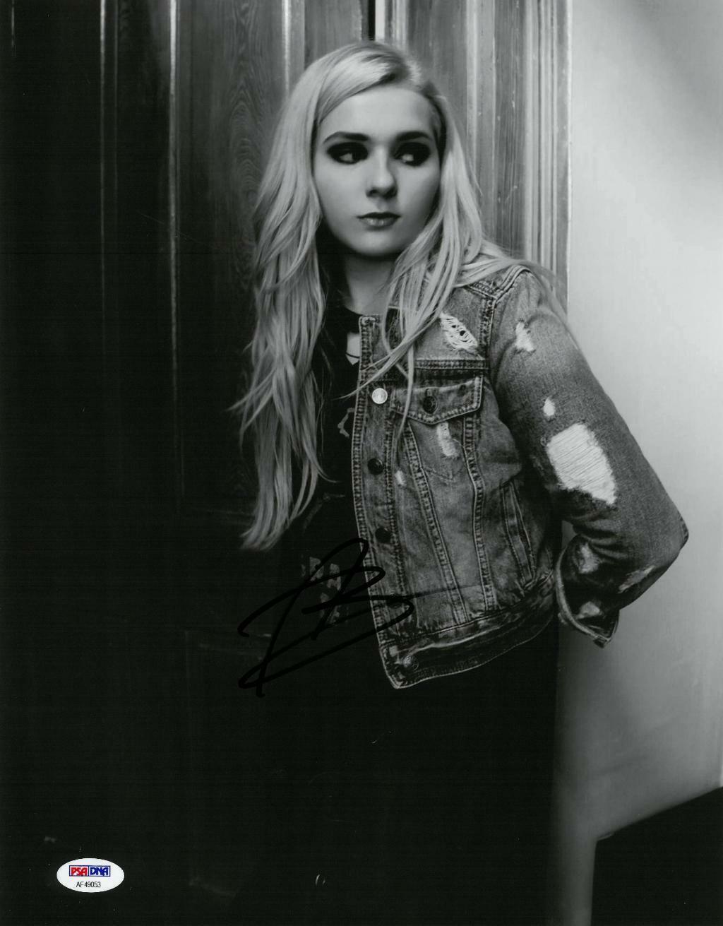 Abigail Breslin Signed Authentic Autographed 11x14 Photo Poster painting PSA/DNA #AF49053