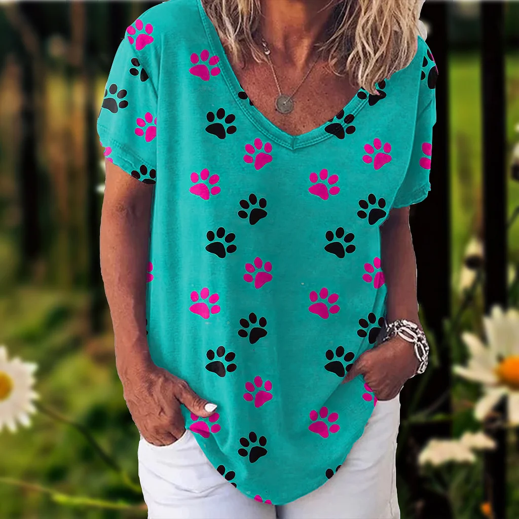 How to Style Tops for Ladies Over 50: Flattering Cuts, Colors, and Combinations