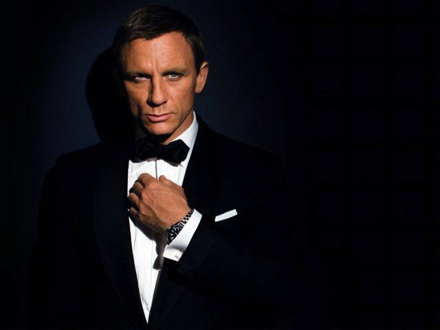 DANIEL CRAIG James Bond 8 x 10 Glossy Photo Poster painting Poster