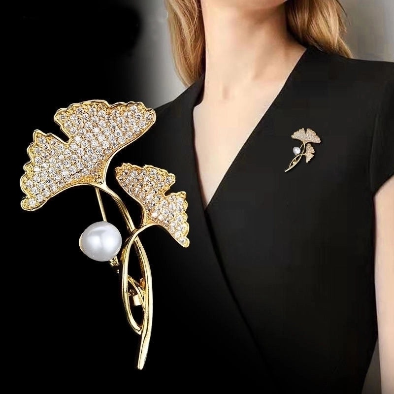 Elegant Glam Pin Geometric Alloy Plating Inlay Artificial Pearls Rhinestones Shell Women’s Brooches