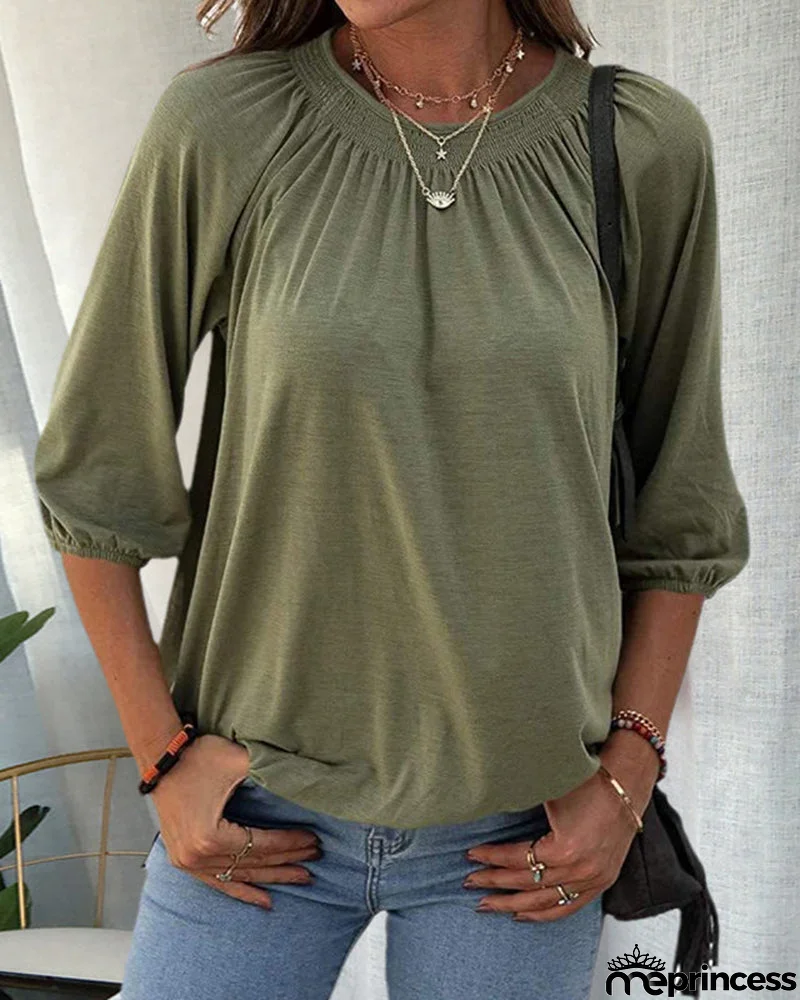 Elegant and lightweight Sweater