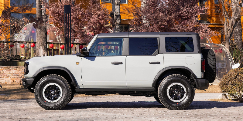 Jiangling Ford Bronco exterior-sides