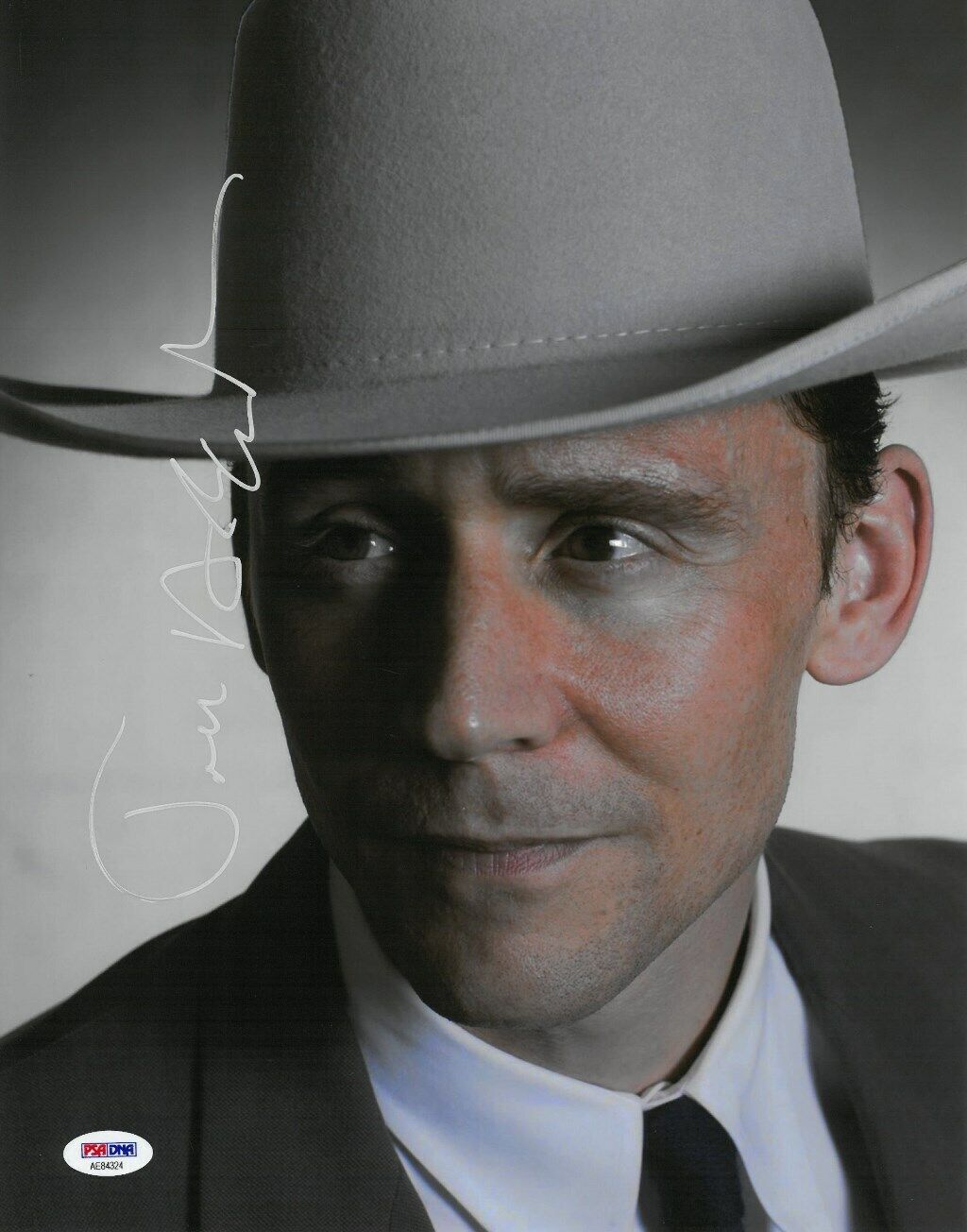 Tom Hiddleston Signed I Saw the Light Autographed 11x14 Photo Poster painting PSA/DNA #AE84324